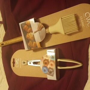 Cwc Tong And Silicone Brush Mini 2 piece Set